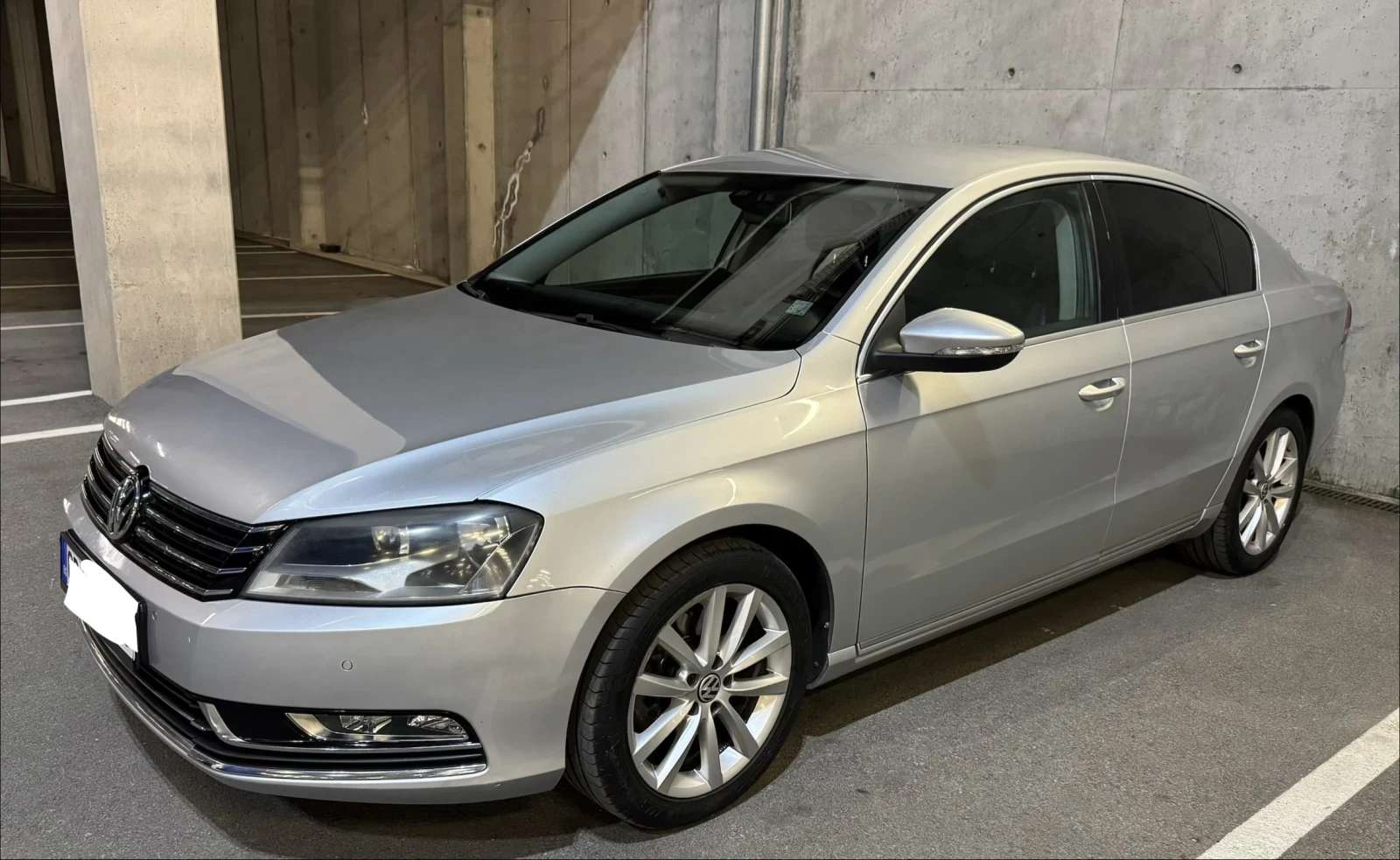 VW Passat 2.0 TDi, снимка 2 - Автомобили и джипове - 54439465