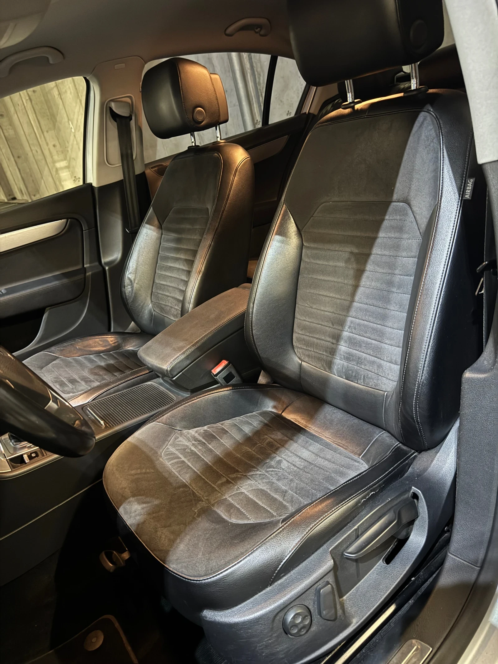 VW Passat 2.0 TDi, снимка 10 - Автомобили и джипове - 54439465