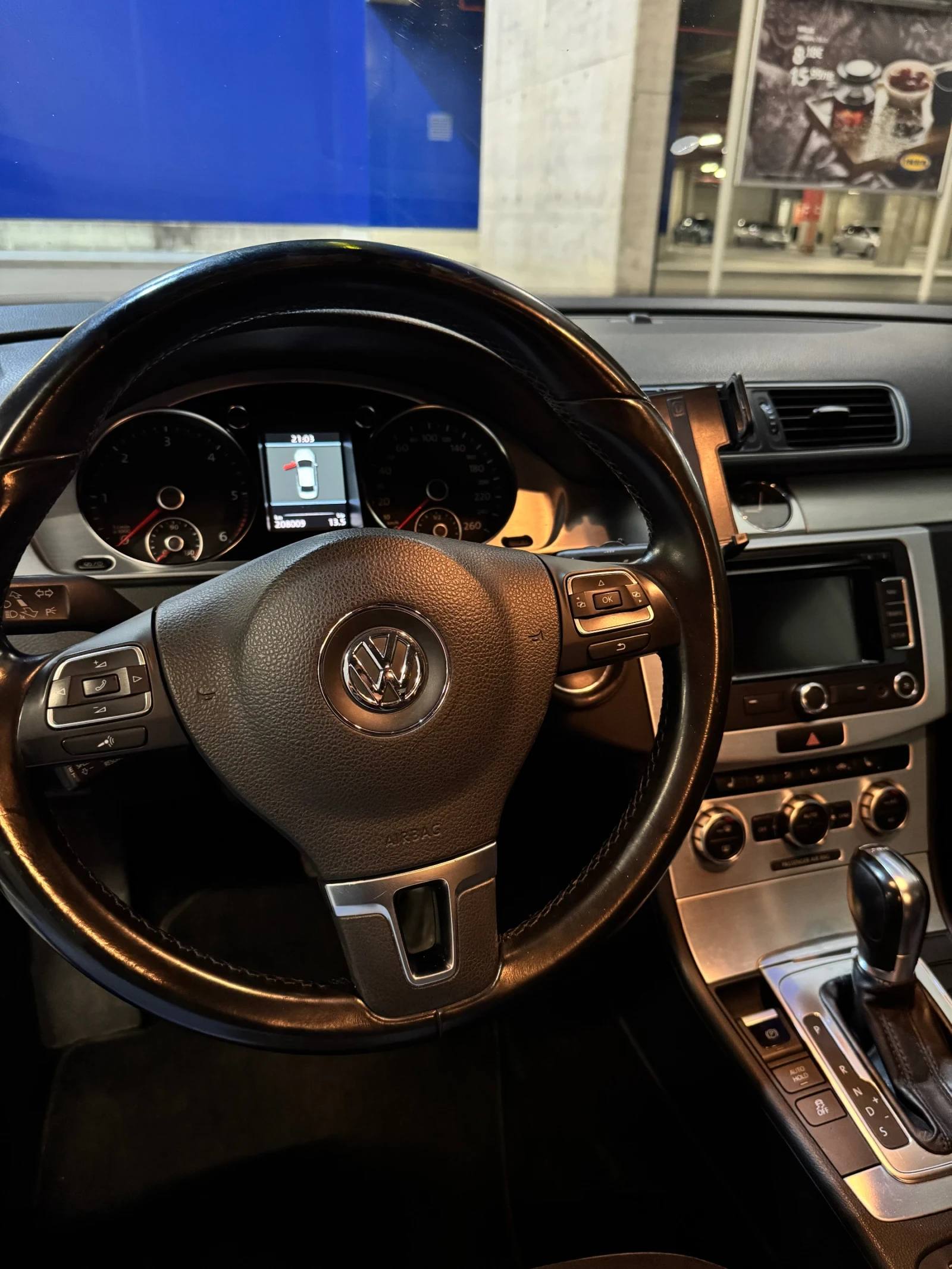 VW Passat 2.0 TDi, снимка 11 - Автомобили и джипове - 54439465