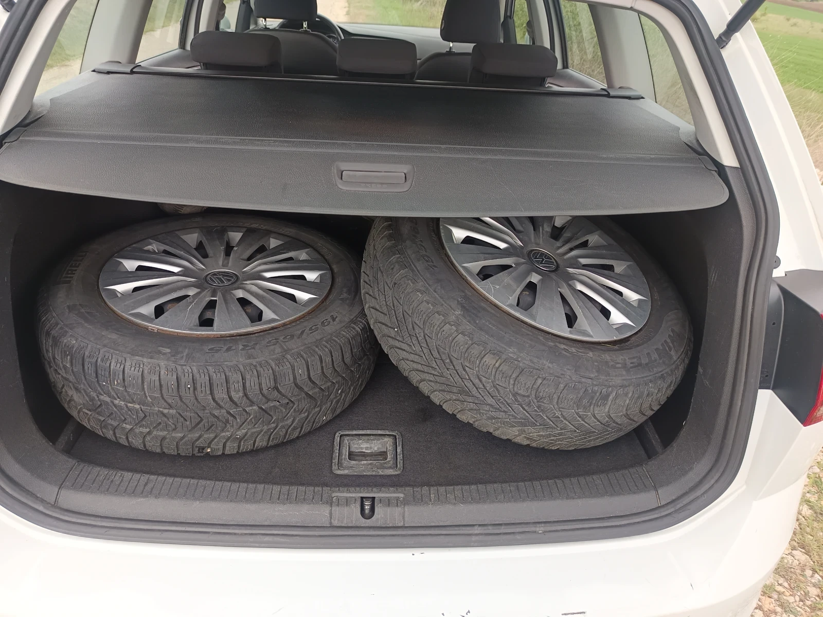 VW Golf 1.6, снимка 8 - Автомобили и джипове - 54717346