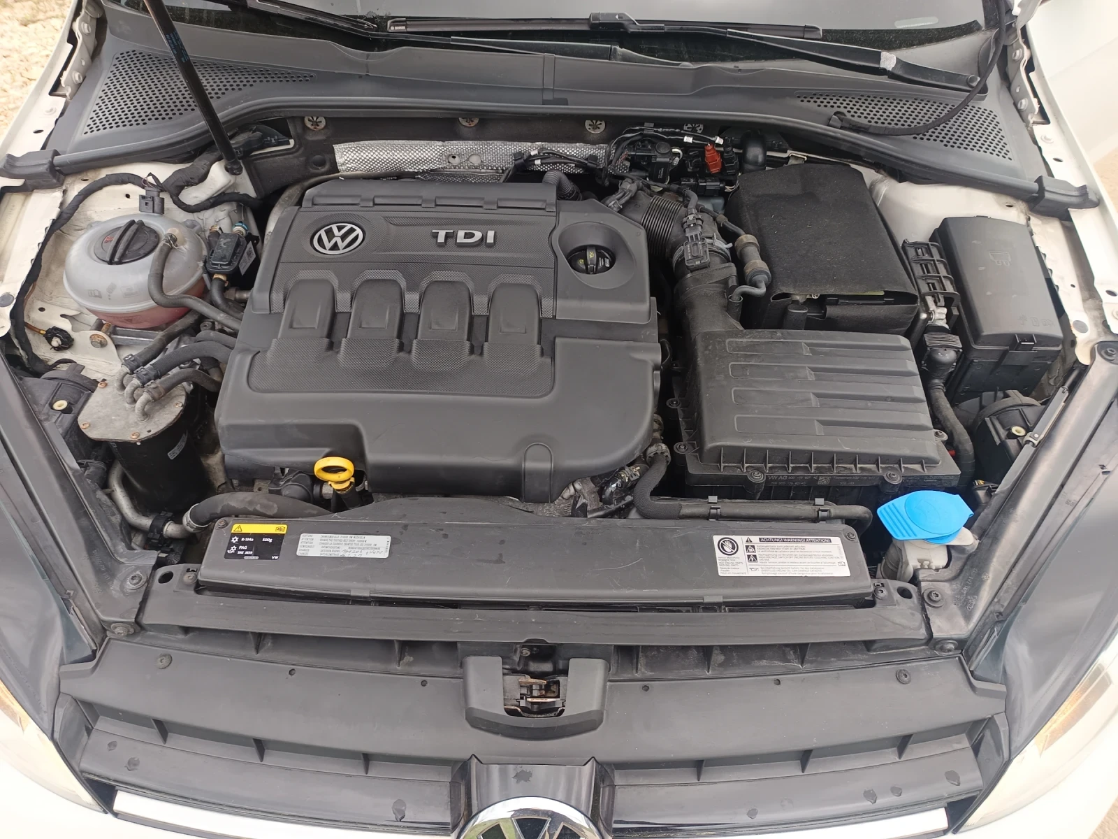 VW Golf 1.6, снимка 12 - Автомобили и джипове - 54717346