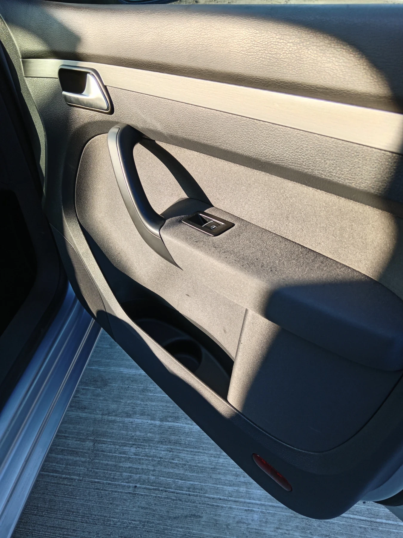 VW Touran 2.0/140, снимка 14 - Автомобили и джипове - 54727782