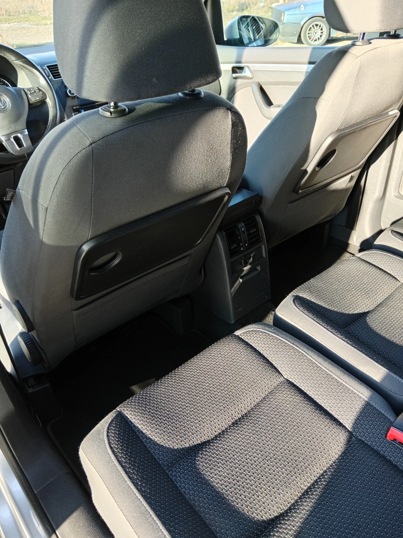 VW Touran 2.0/140, снимка 11 - Автомобили и джипове - 54727782