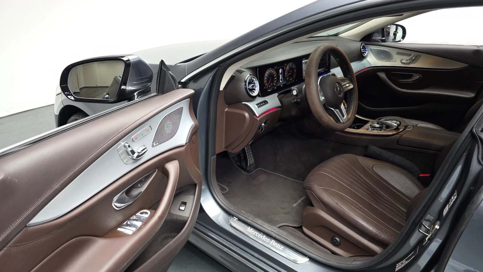 Mercedes-Benz CLS 400 AMG Line | HUD | Panorama | 360 Camera, снимка 4 - Автомобили и джипове - 54940437