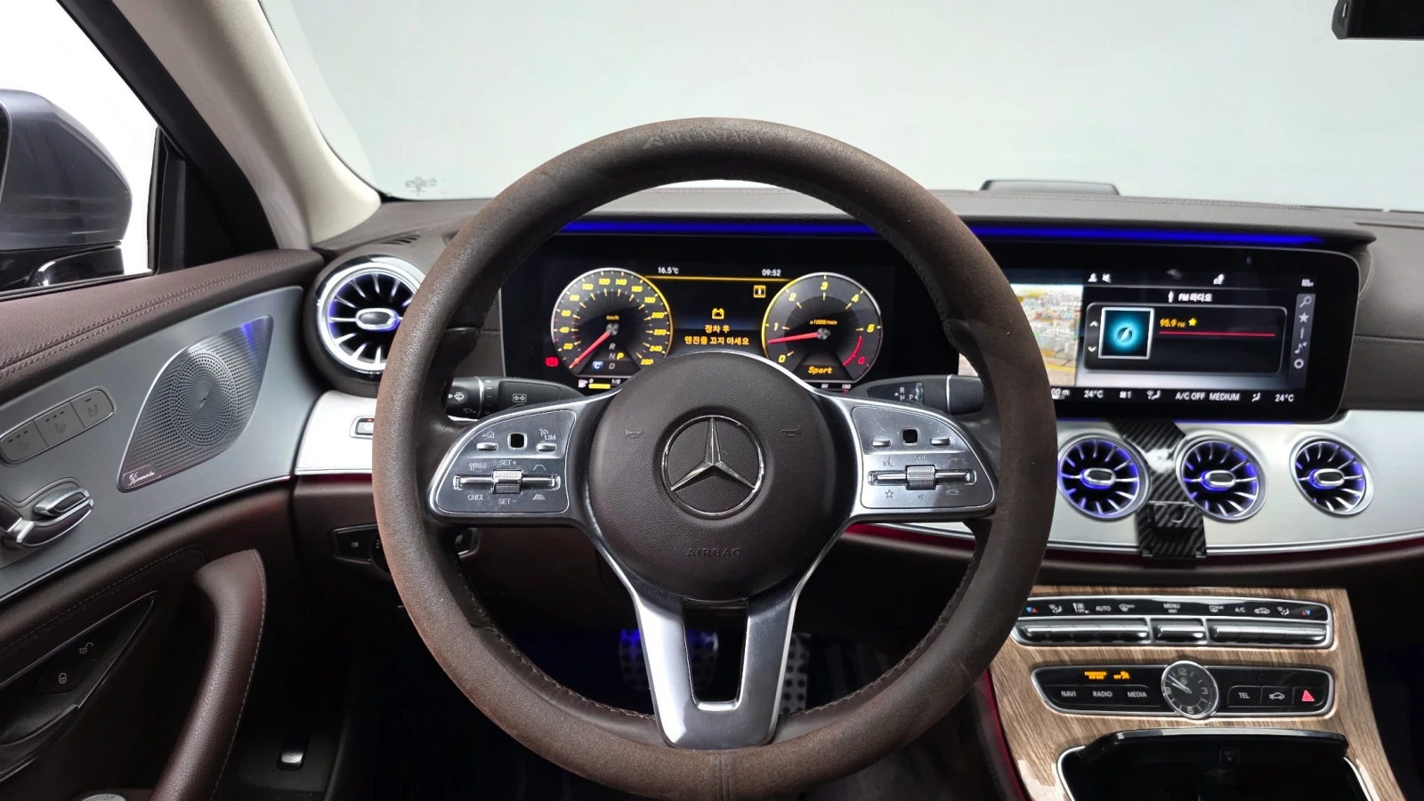 Mercedes-Benz CLS 400 AMG Line | HUD | Panorama | 360 Camera, снимка 6 - Автомобили и джипове - 54940437