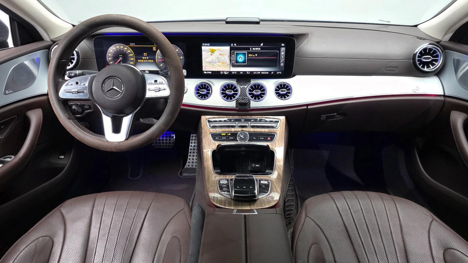 Mercedes-Benz CLS 400 AMG Line | HUD | Panorama | 360 Camera, снимка 5 - Автомобили и джипове - 54940437