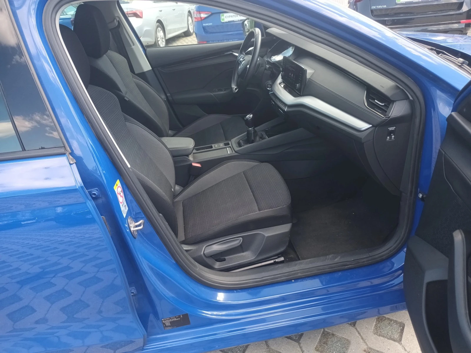 Skoda Octavia 1.5TSI / 6MT, снимка 11 - Автомобили и джипове - 54960737
