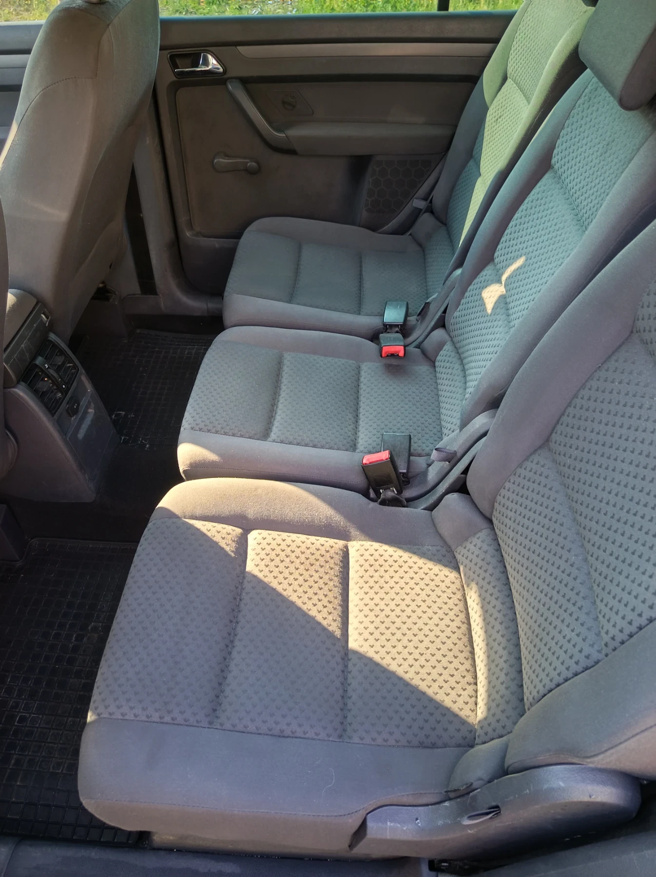 VW Touran, снимка 9 - Автомобили и джипове - 55582589