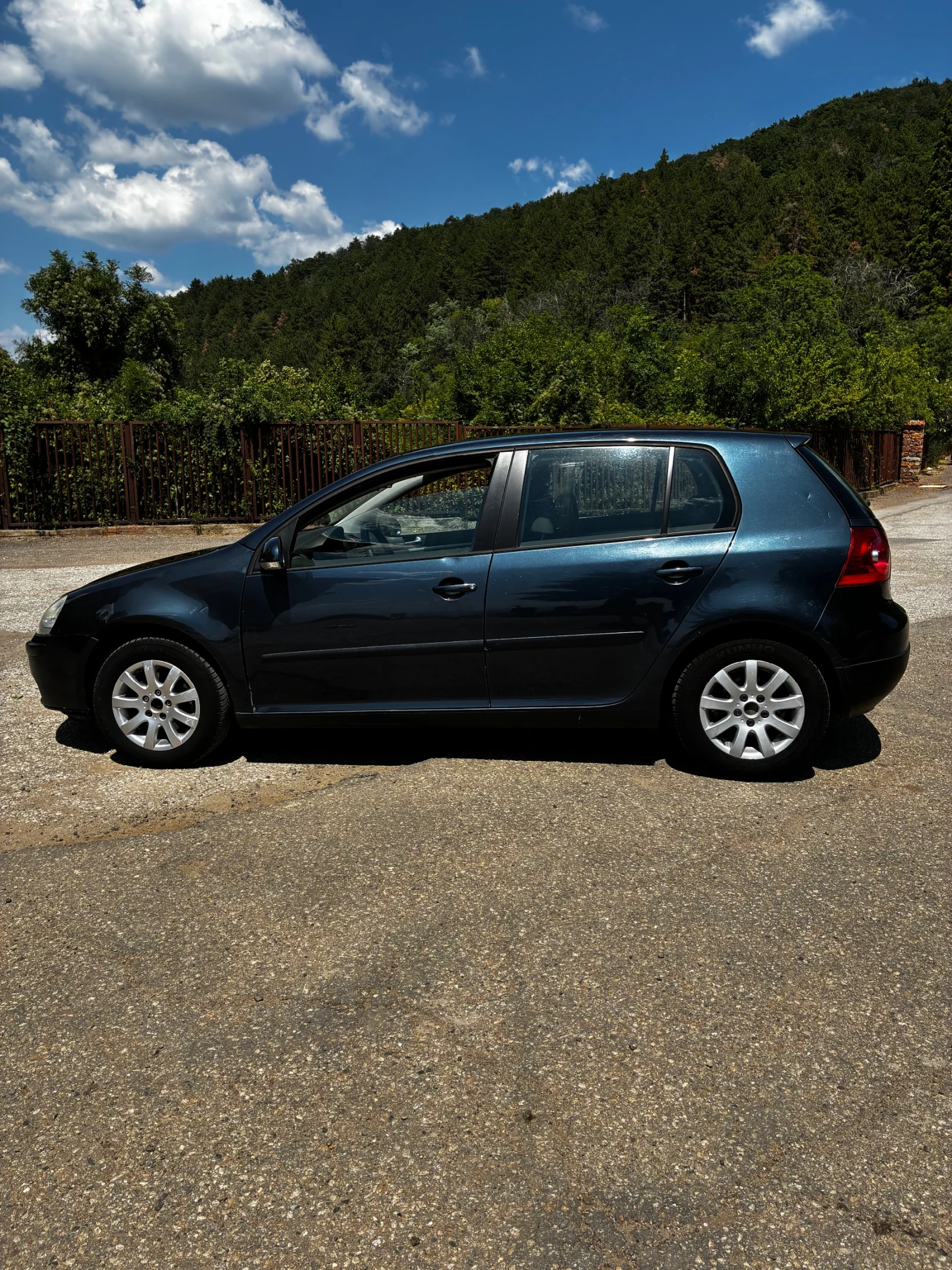 VW Golf 5 1.6 6 скорости, снимка 5 - Автомобили и джипове - 55586381