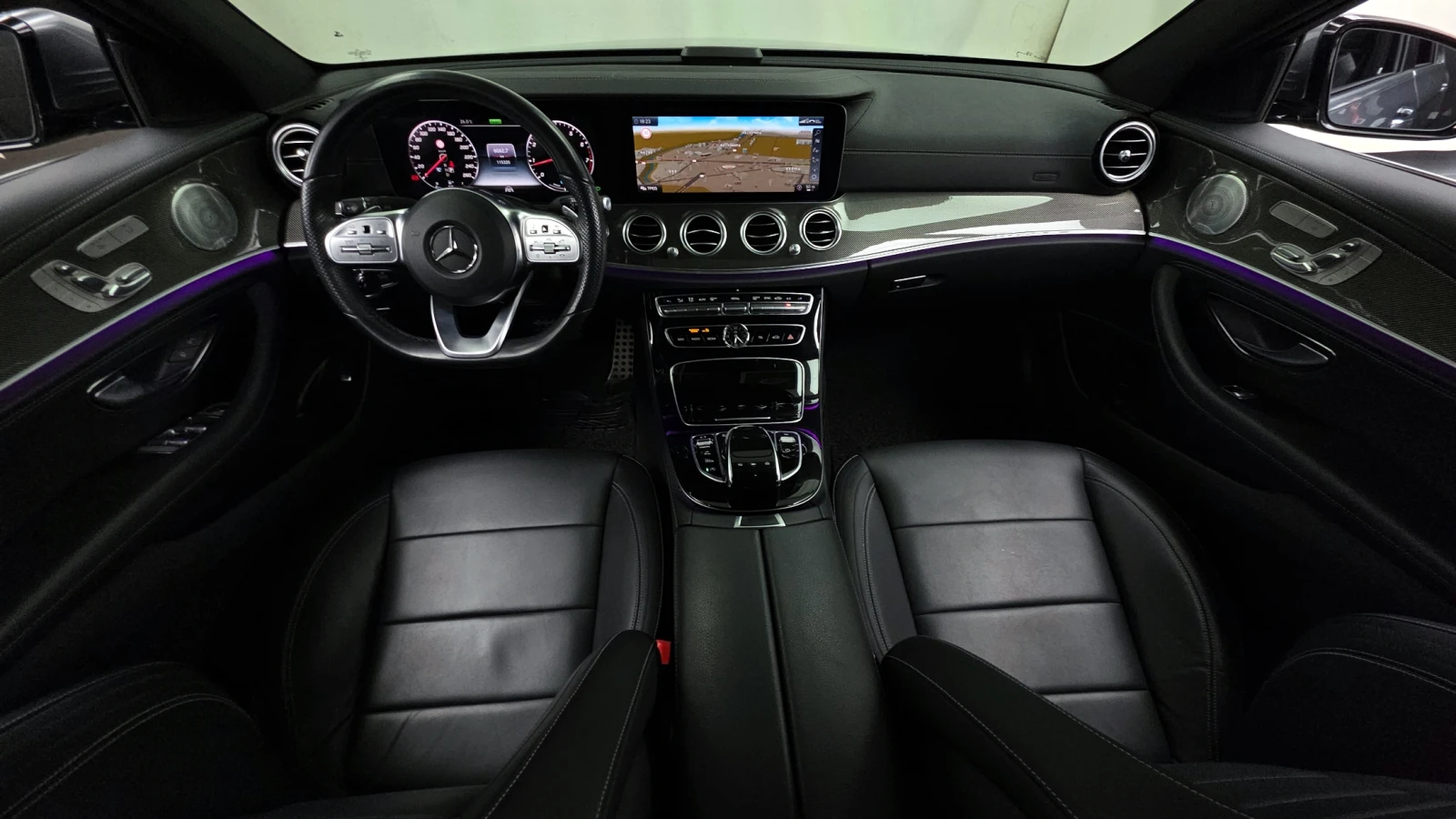 Mercedes-Benz E 350 4MATIC AMG| BURMESTER| 9G-TRONIC| ОБДУХ| HUD| , снимка 6 - Автомобили и джипове - 55695920