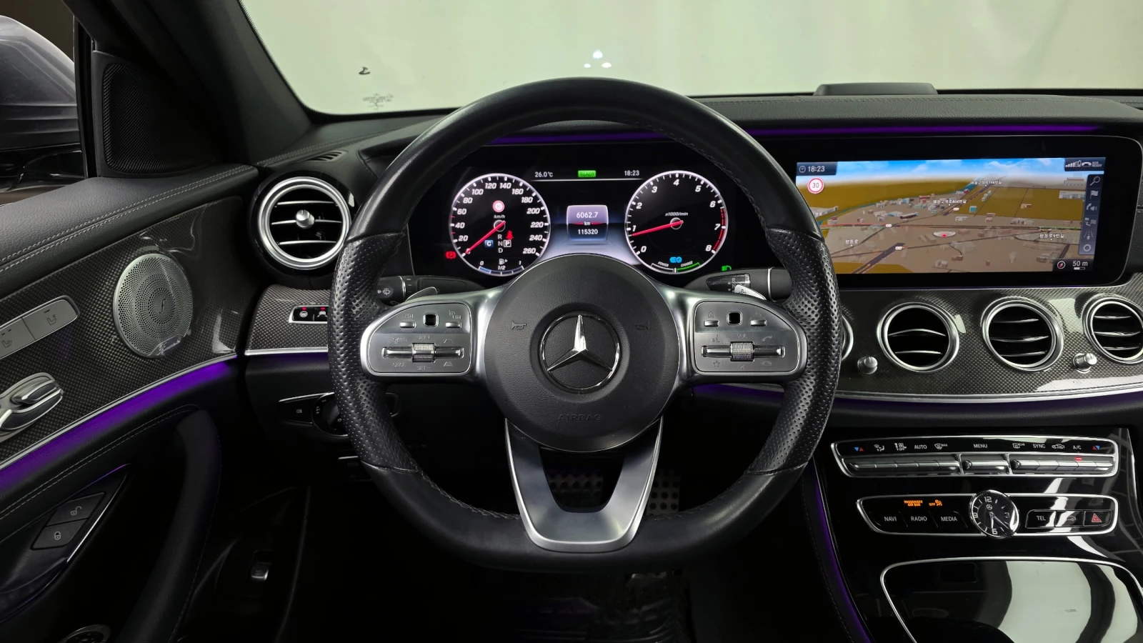 Mercedes-Benz E 350 4MATIC AMG| BURMESTER| 9G-TRONIC| ОБДУХ| HUD| , снимка 7 - Автомобили и джипове - 55695920