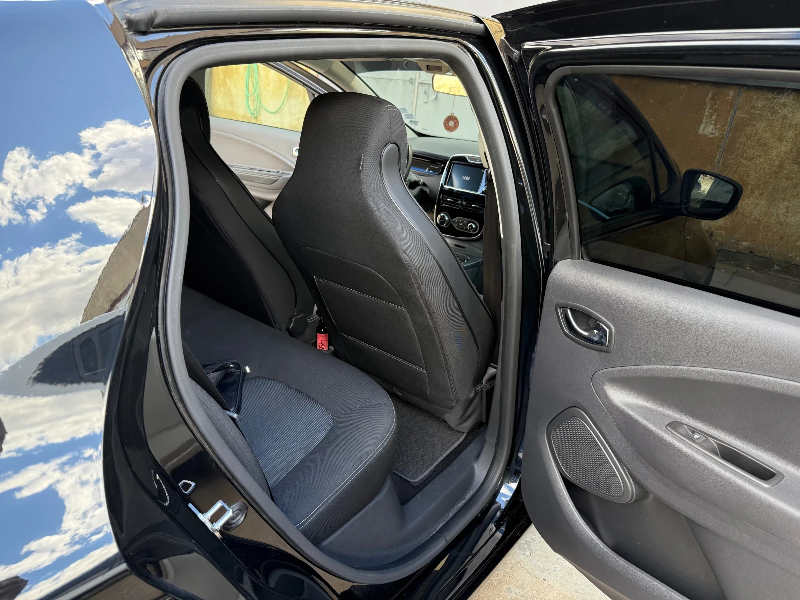 Renault Zoe, снимка 11 - Автомобили и джипове - 56211058