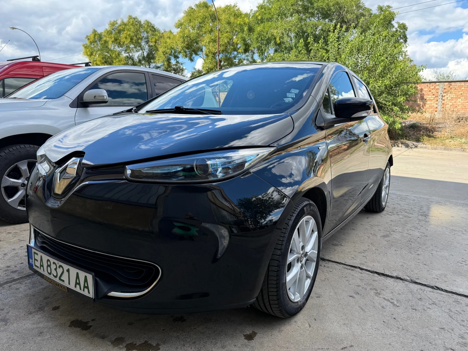 Renault Zoe, снимка 3 - Автомобили и джипове - 56211058