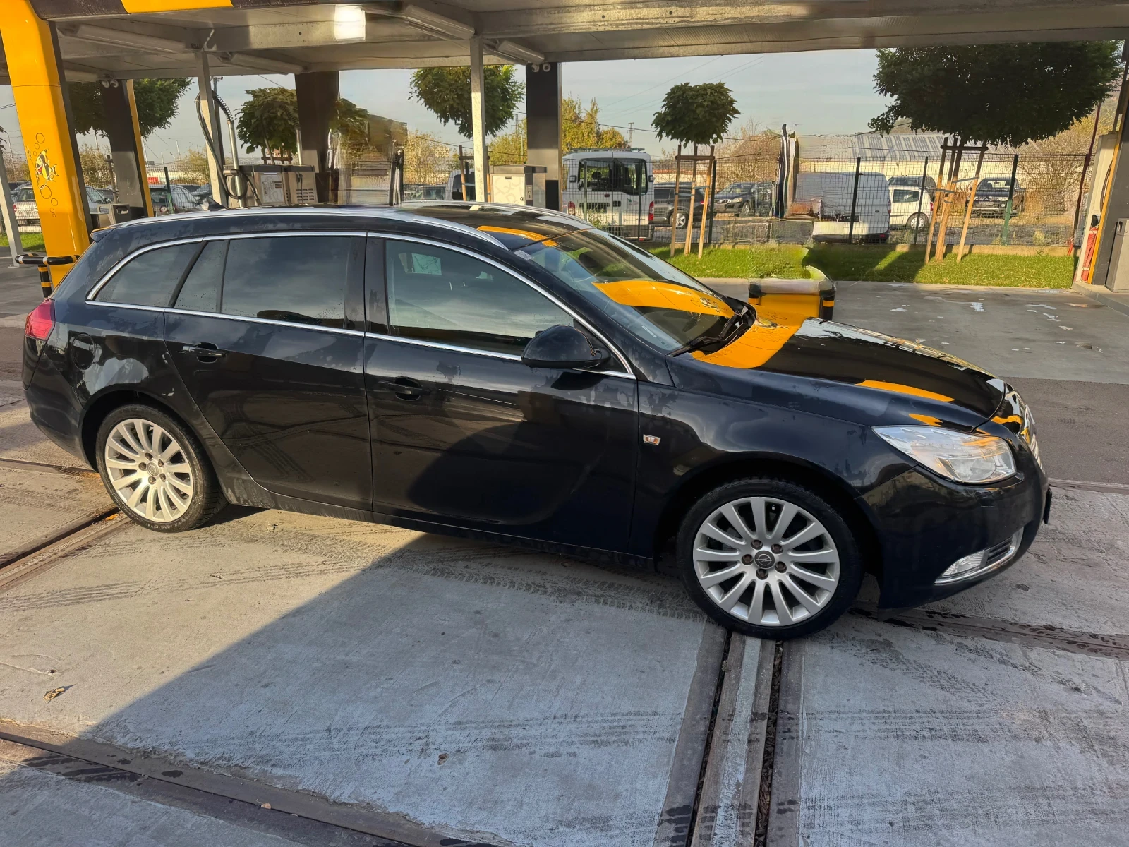 Opel Insignia 2.0 160ps full Oprema, снимка 4 - Автомобили и джипове - 56604283