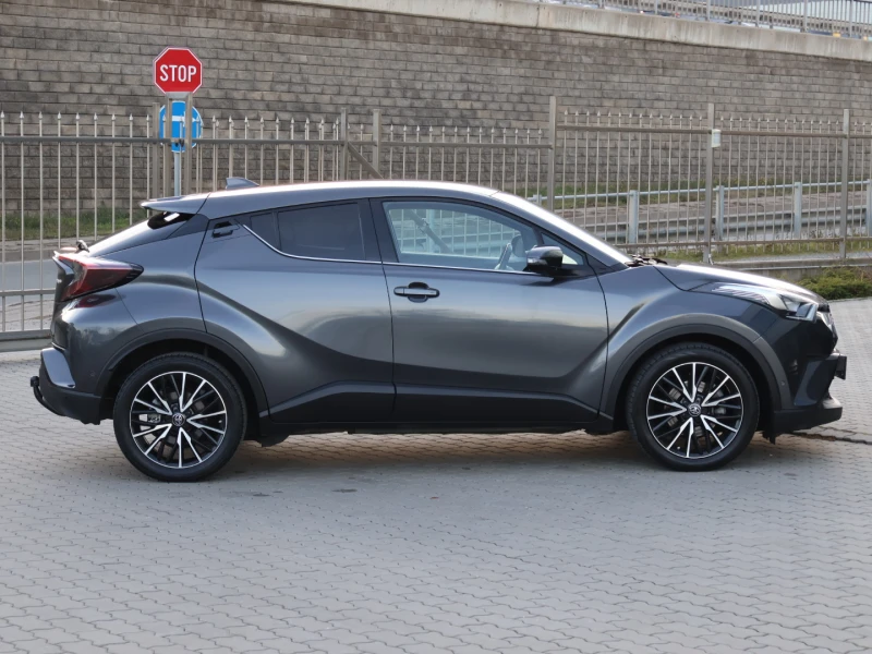 Toyota C-HR LED+ BIXENON/ПАРКТРОНИК/ПОДГРЕВ/КАМЕРА/КОЖЕН САЛОН, снимка 9 - Автомобили и джипове - 48414350