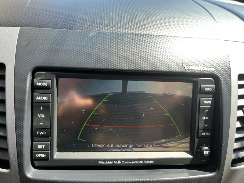 Mitsubishi Outlander 2.2DI, снимка 17 - Автомобили и джипове - 52568168