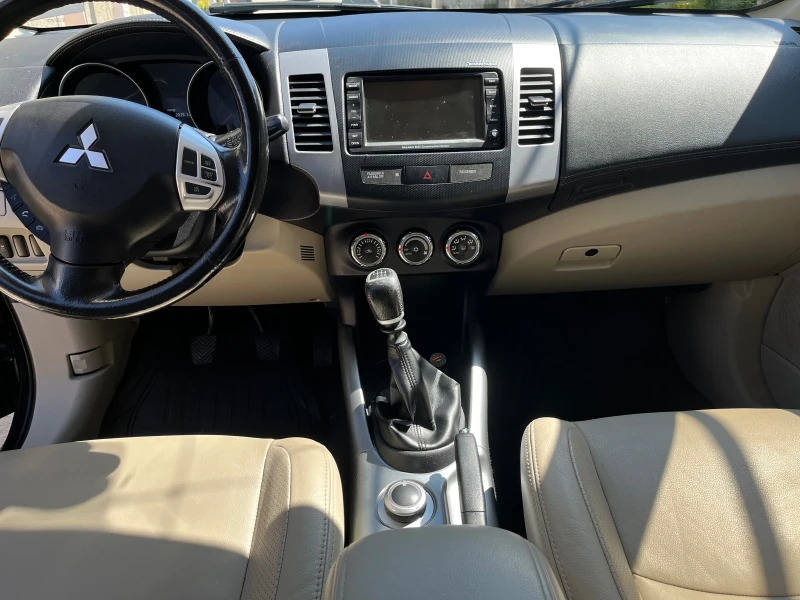 Mitsubishi Outlander 2.2DI, снимка 11 - Автомобили и джипове - 52568168