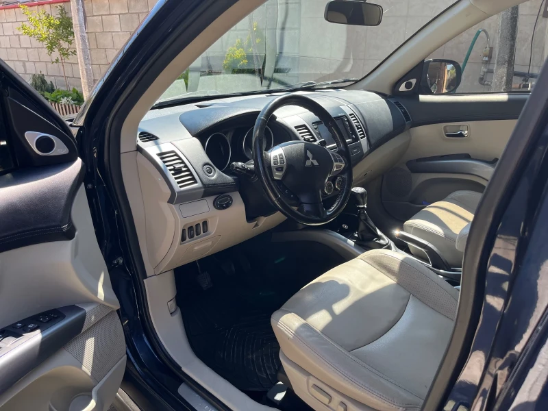 Mitsubishi Outlander 2.2DI, снимка 6 - Автомобили и джипове - 52568168