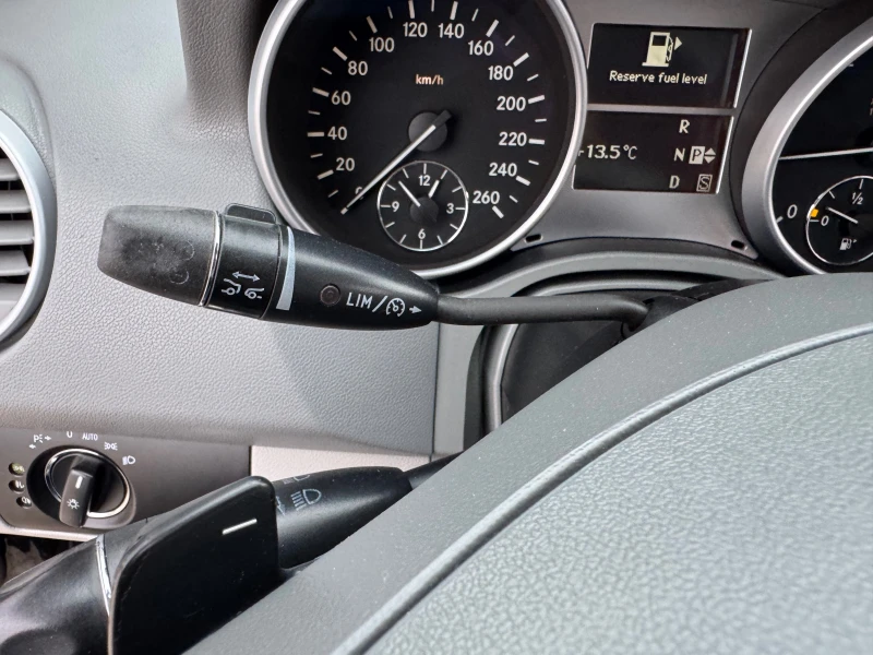 Mercedes-Benz ML 350 НАВИ-ПАРКТРОНИК-ПЕРА-КЛИМАТРОНИК-, снимка 15 - Автомобили и джипове - 52322114