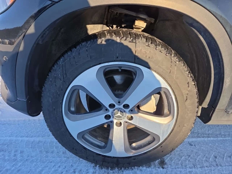 Mercedes-Benz GLC 300 * CARFAX * ПАНОРАМА * ПОДГРЕВИ, снимка 5 - Автомобили и джипове - 53523732