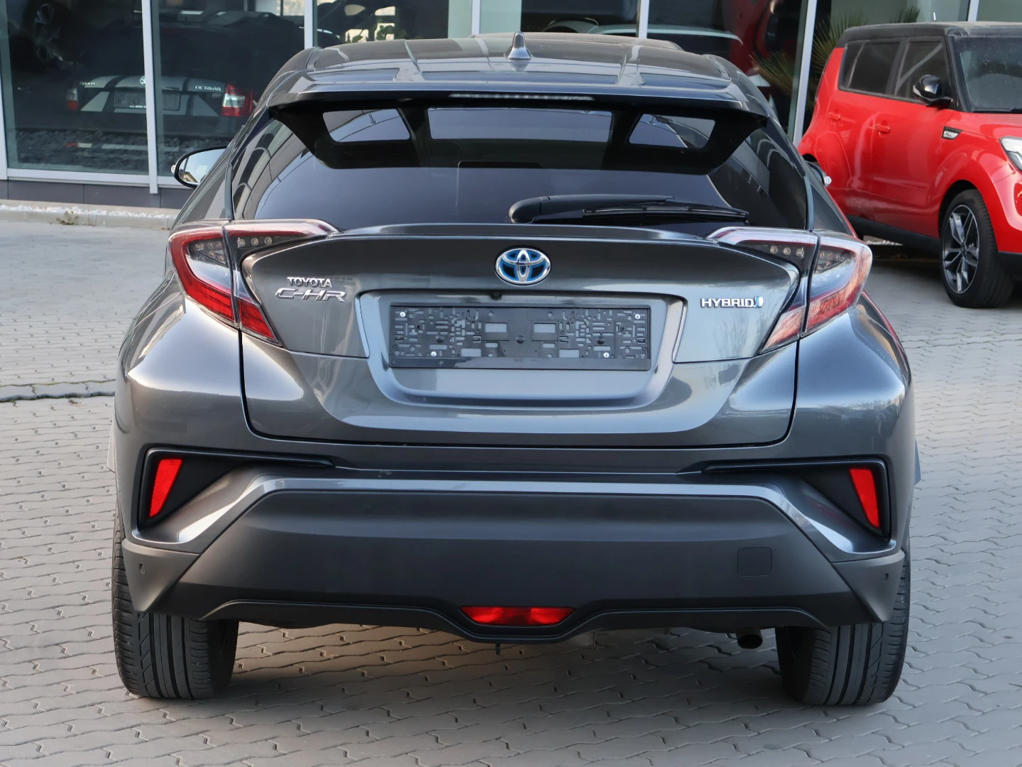 Toyota C-HR LED/BIXENON/ПАРКТРОНИК/ПОДГРЕВ/КАМЕРА/КОЖЕН САЛОН/ - изображение 5