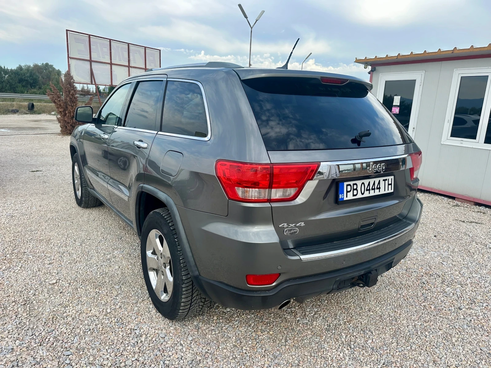 Jeep Grand cherokee 5.7 LPG - изображение 5