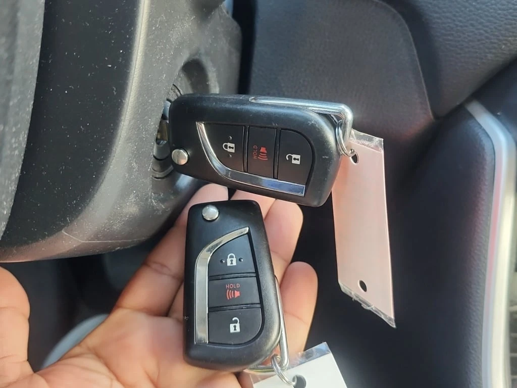 Toyota Rav4 * HYBRID LE * CARFAX * БЕЗ ПЪРВОНАЧАЛНА ВНОСКА - изображение 8