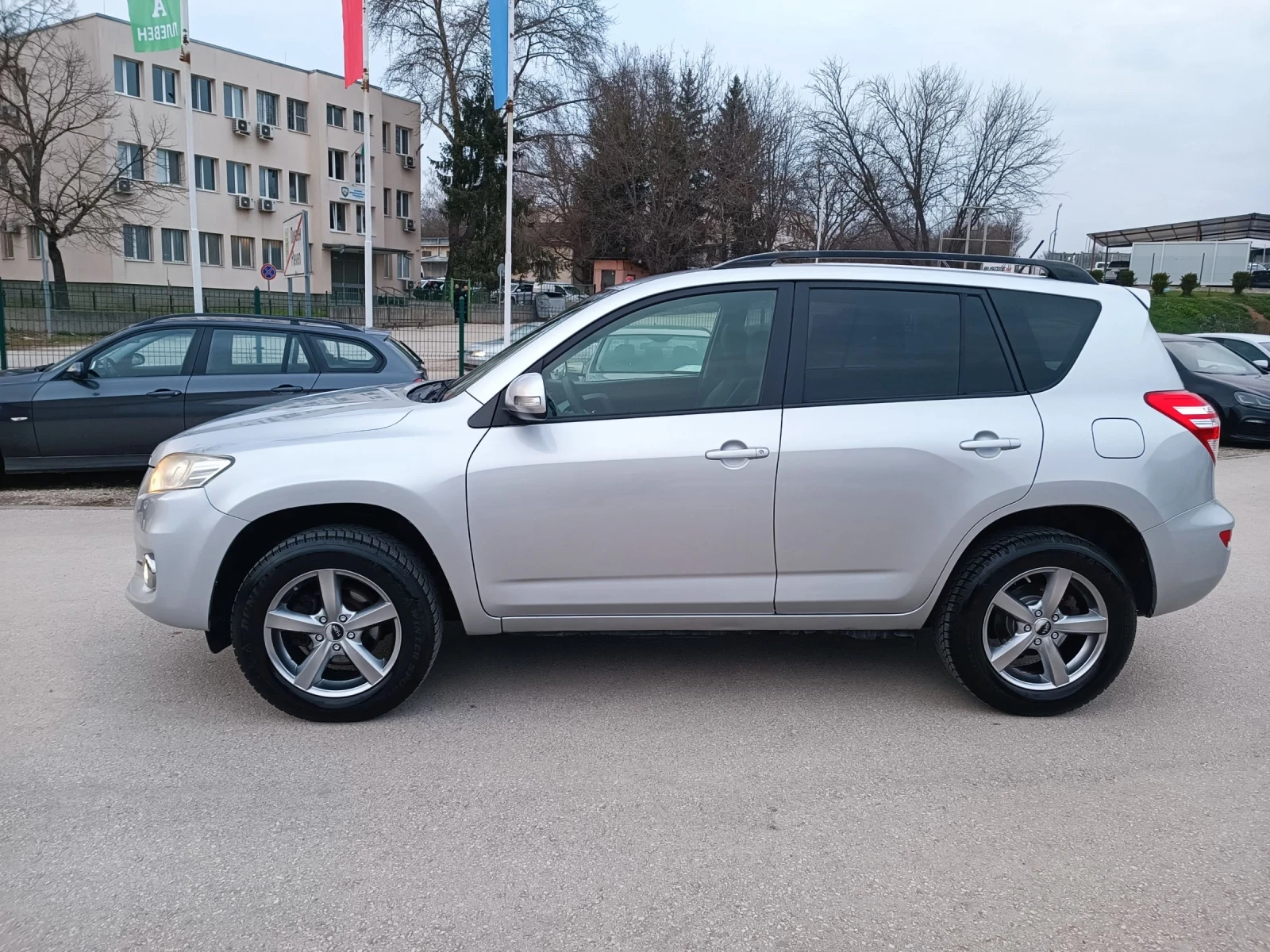 Toyota Rav4 2.0i-158кс-ШВЕЙЦАРИЯ-РЪЧКА-4Х4-FACELIFT-6ск, снимка 5 - Автомобили и джипове - 53968823