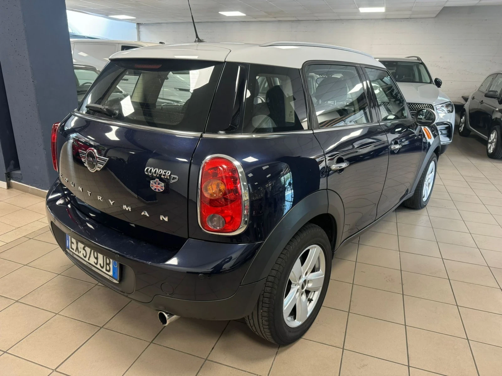 Mini Countryman 2.0 д автоматик, снимка 5 - Автомобили и джипове - 53988445
