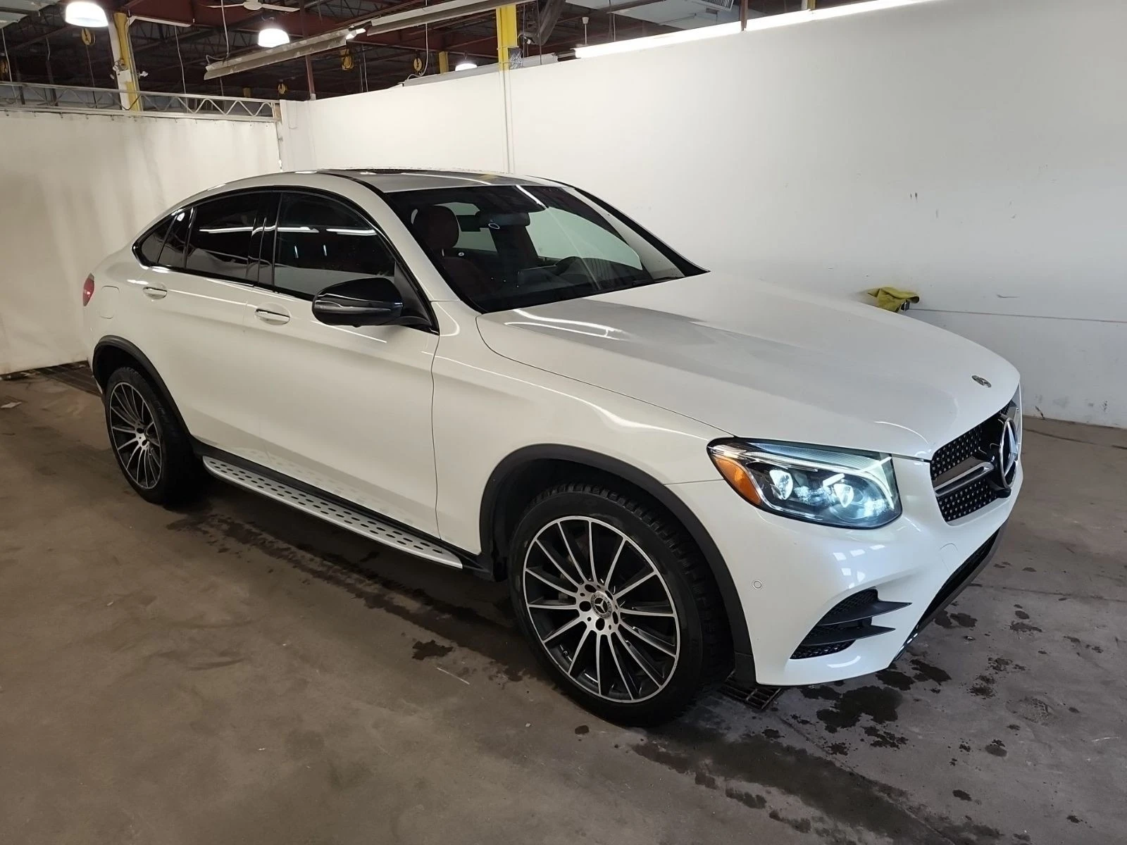 Mercedes-Benz GLC 300 С РЕГИСТРАЦИЯ & АВТО КРЕДИТ, снимка 2 - Автомобили и джипове - 54081087