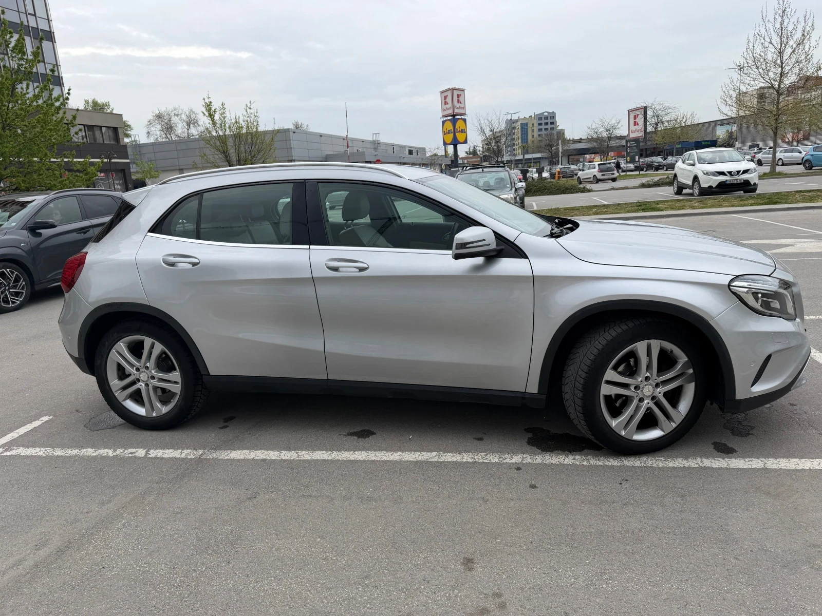 Mercedes-Benz GLA 200, снимка 3 - Автомобили и джипове - 54212708