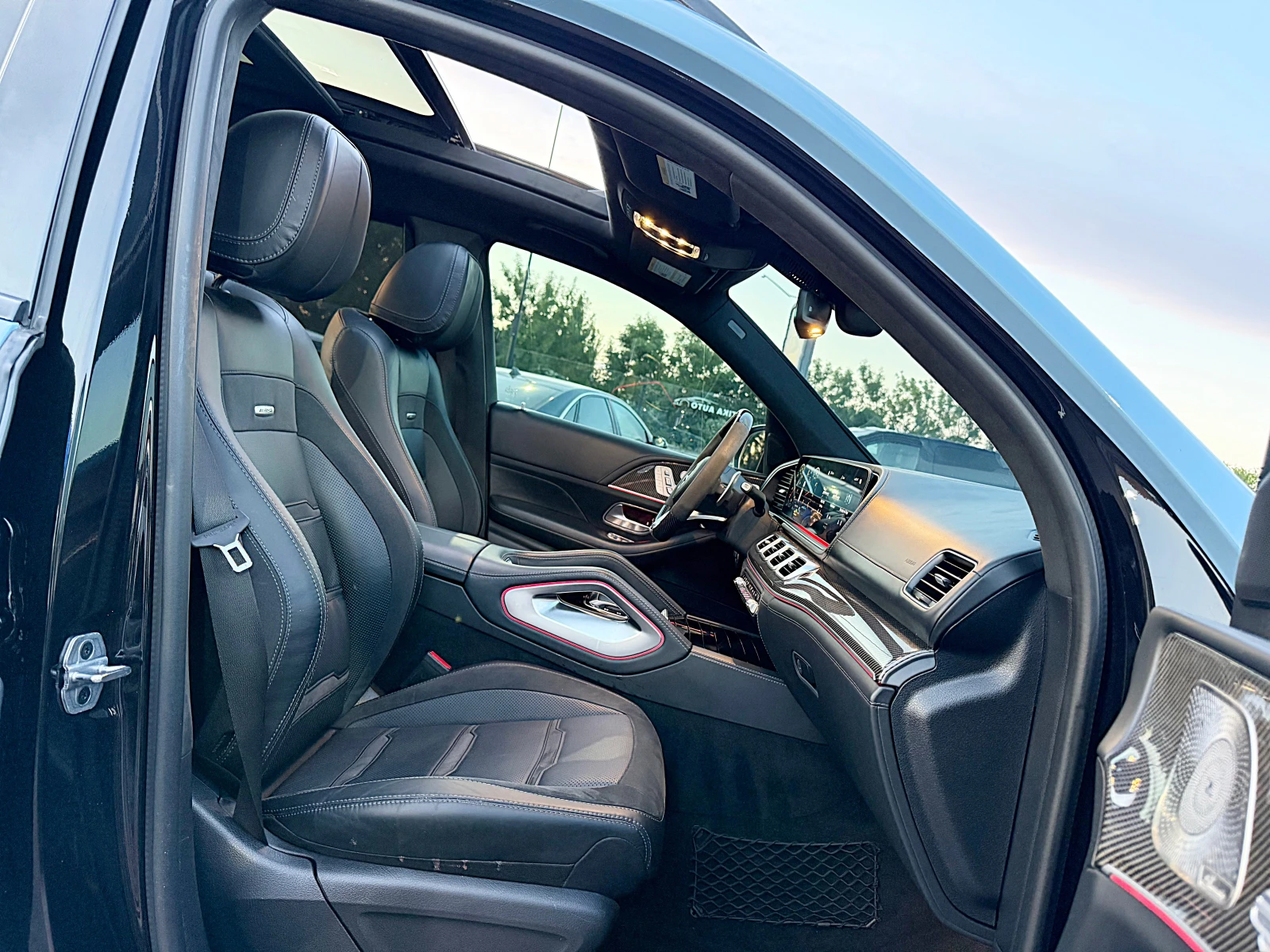Mercedes-Benz GLS 63 AMG 612k.c-DISTRONIK-KARBON-PANORAMA-360KAMERI-VAKUM-!, снимка 12 - Автомобили и джипове - 54725239