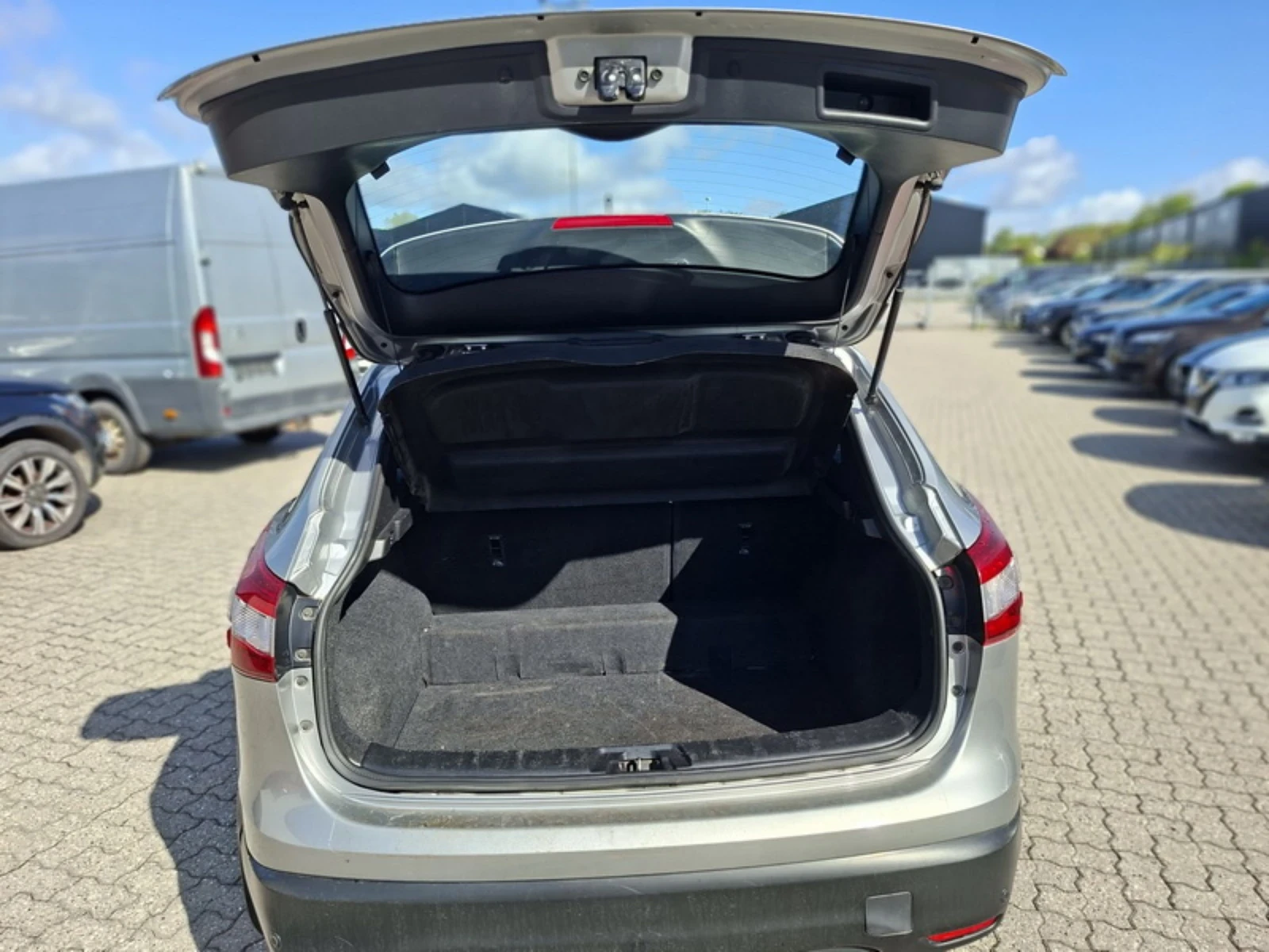 Nissan Qashqai 1.2 DIG-T | 6M | EU6 , снимка 11 - Автомобили и джипове - 54745547