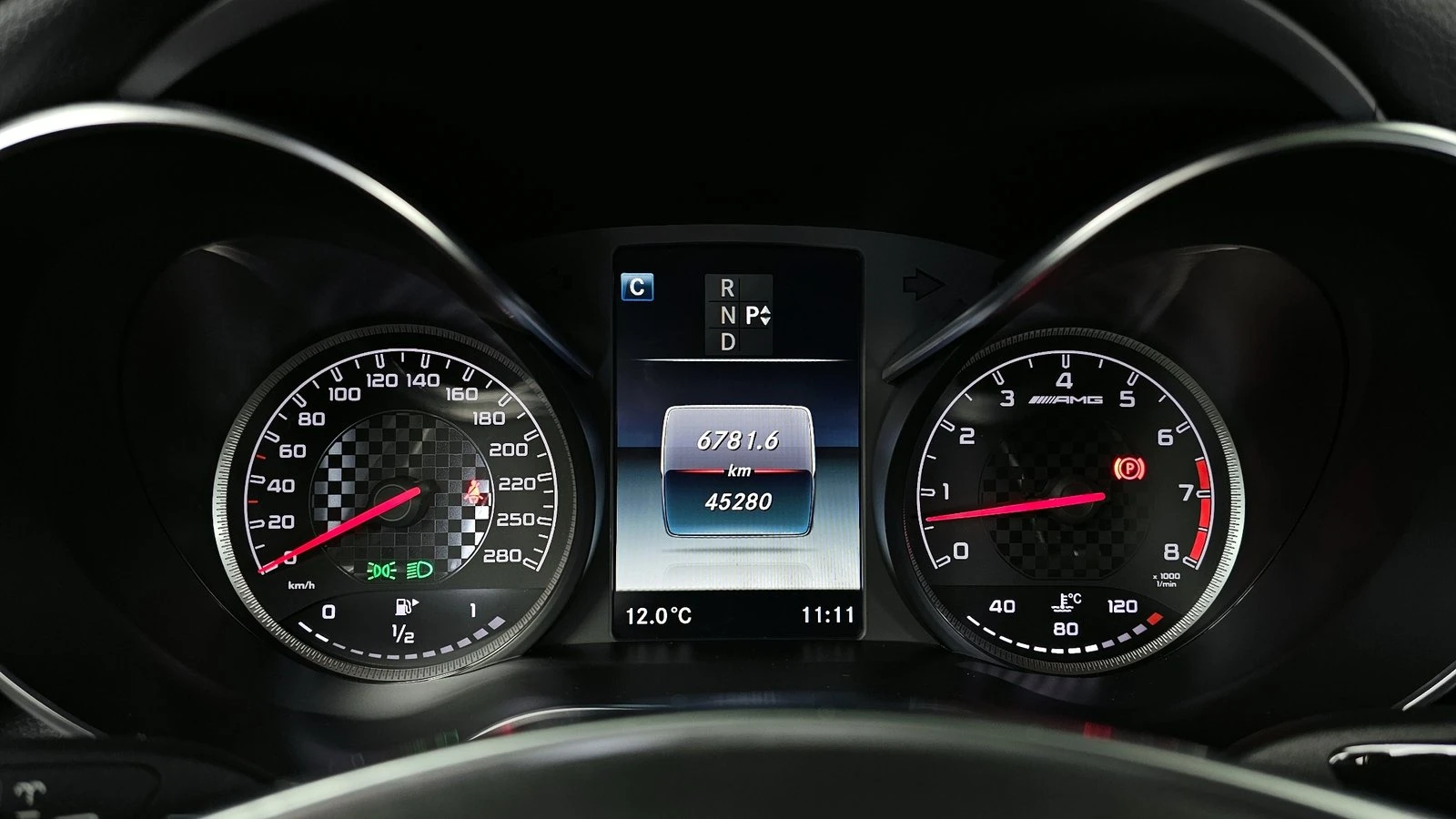 Mercedes-Benz GLC 43 AMG ЛЮК* HUD* 360* KEYLESS* ЕЛ. БАГАЖНИК* КРАЙНА ЦЕНА, снимка 8 - Автомобили и джипове - 55243528