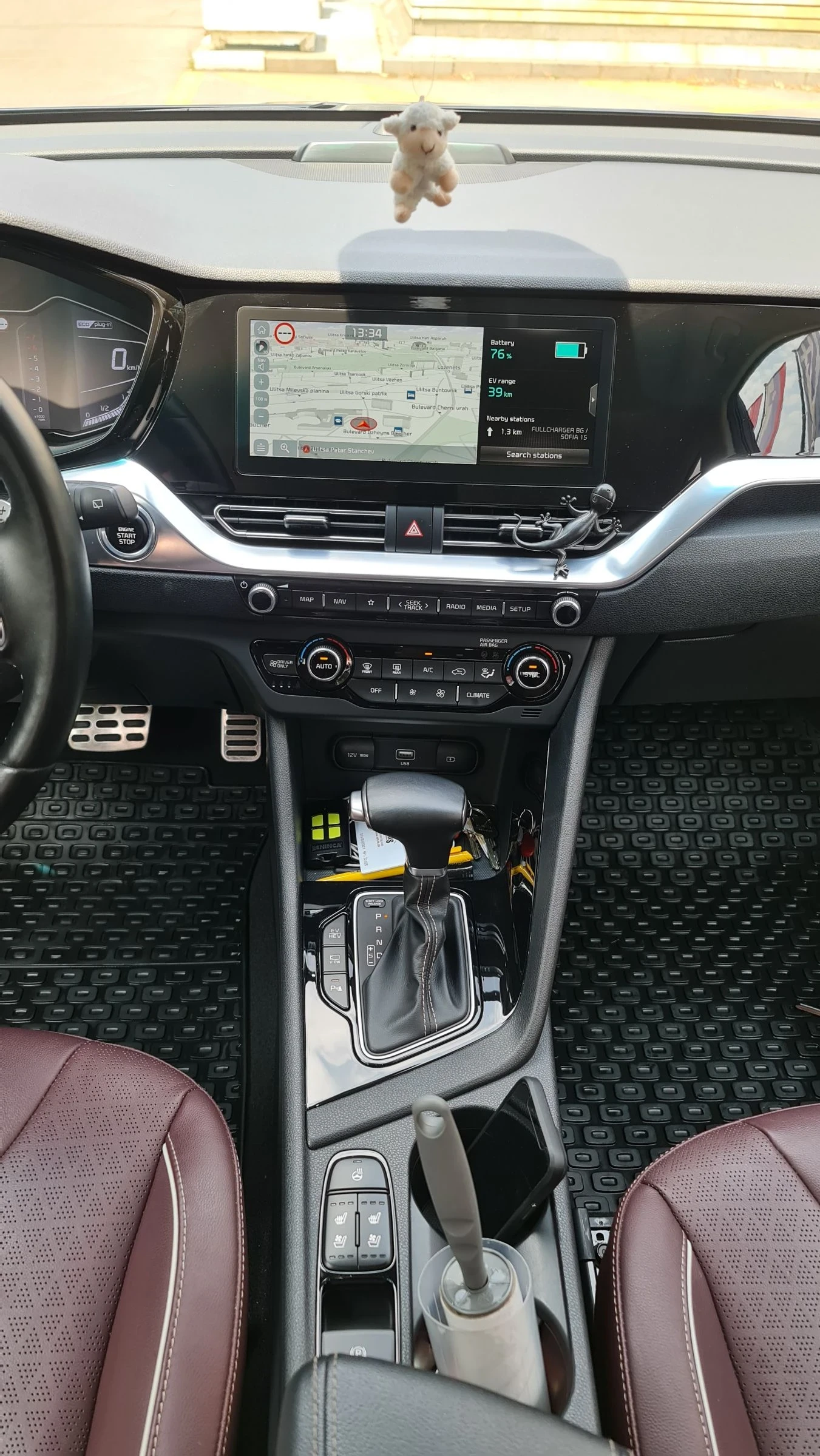 Kia Niro, снимка 6 - Автомобили и джипове - 55530380