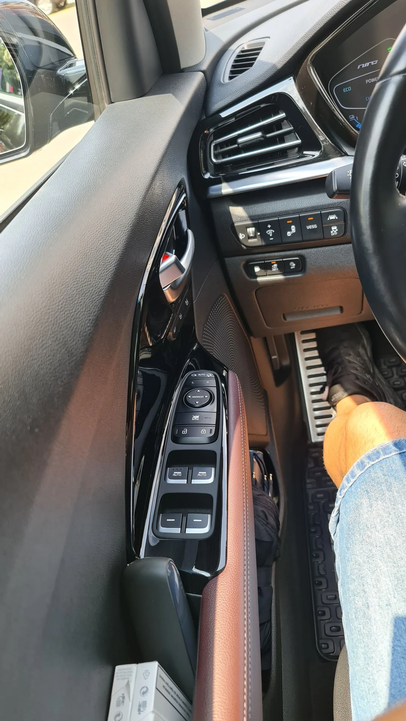 Kia Niro, снимка 8 - Автомобили и джипове - 55530380