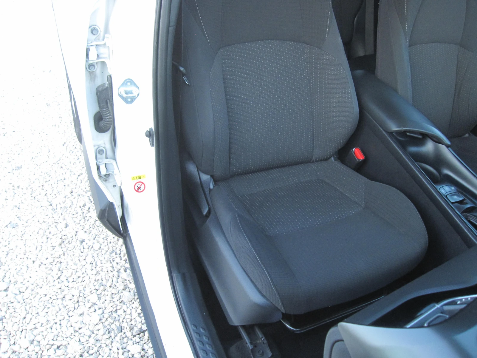 Toyota C-HR 112�.��., ������ 1, 8 | Mobile.bg � ����������� 12