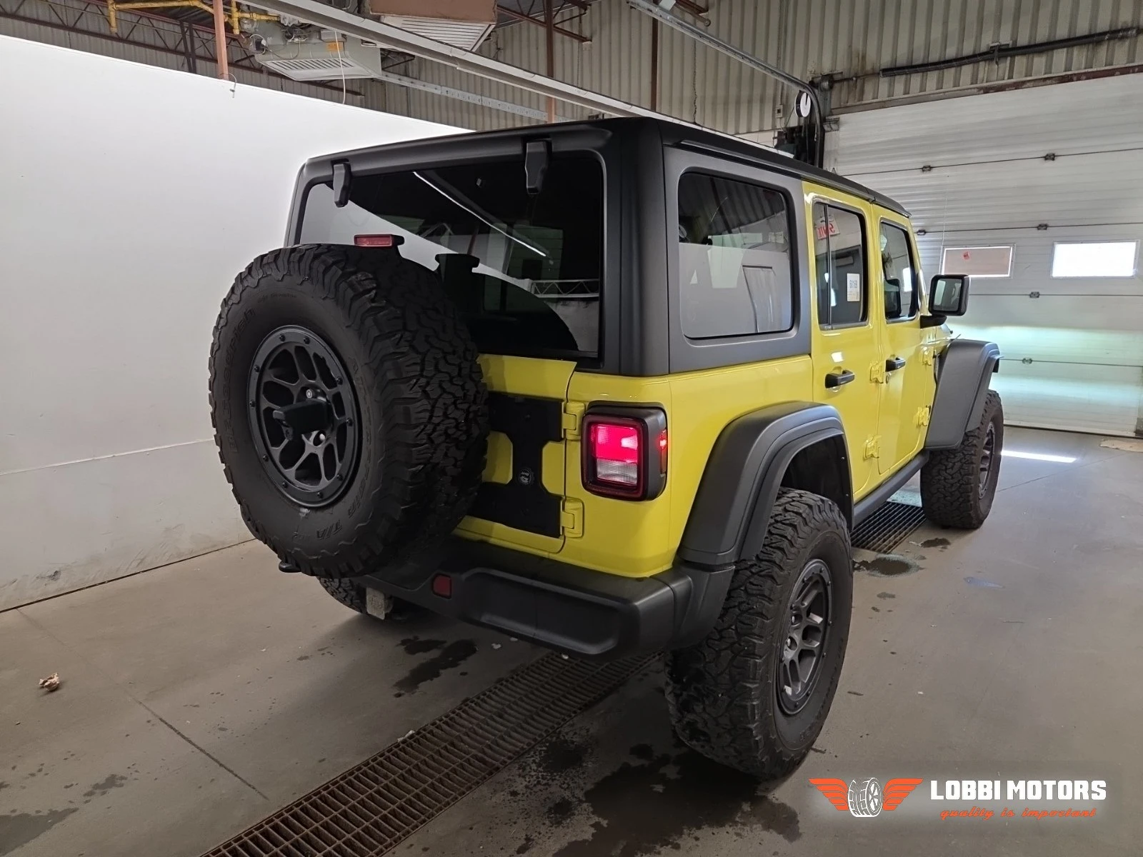 Jeep Wrangler, снимка 3 - Автомобили и джипове - 55928348