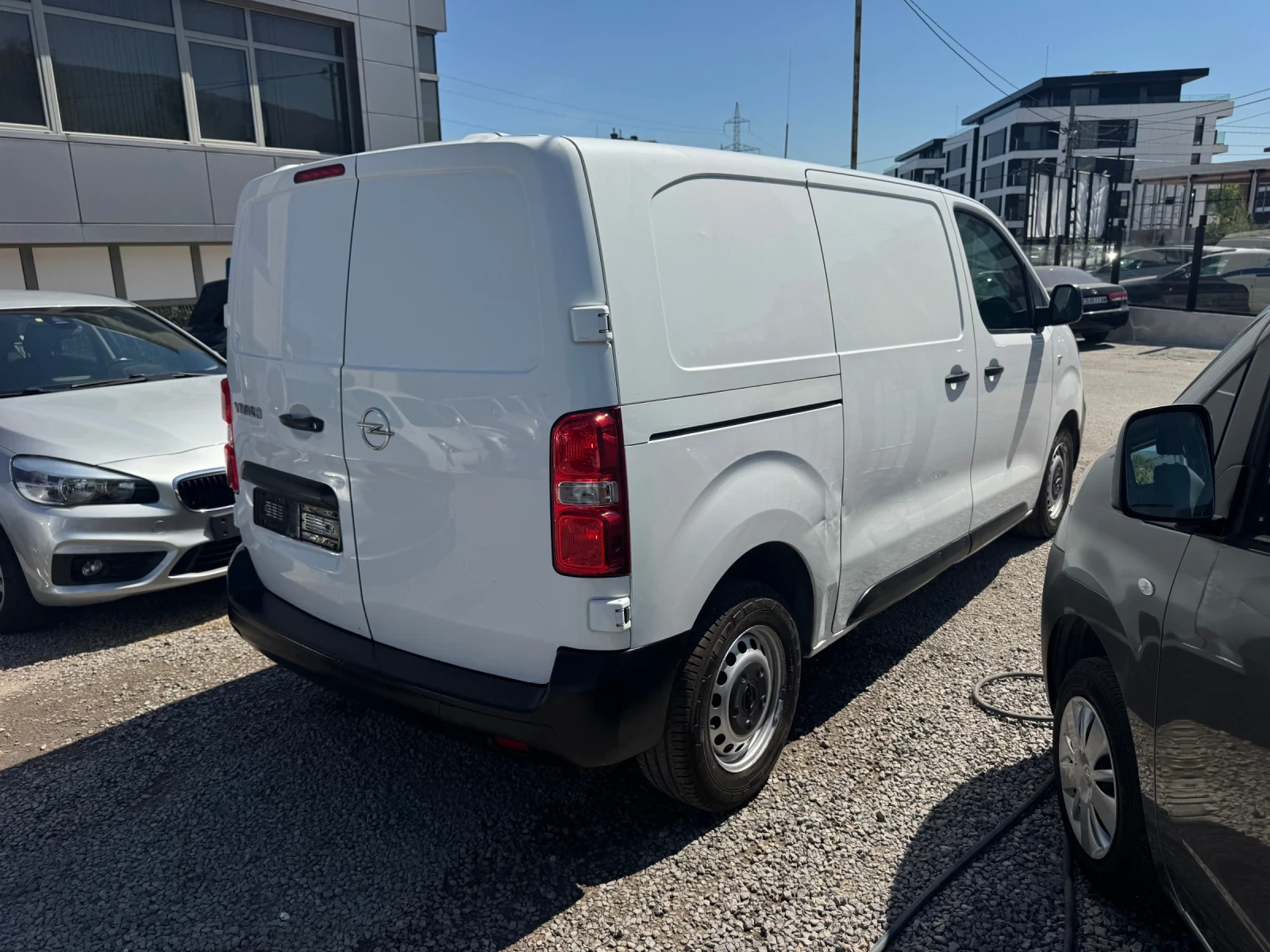 Opel Vivaro AUTOMAT* КОЖА* КАМЕРА* 2.0d 122hp* euro 6, снимка 10 - Бусове и автобуси - 55737133