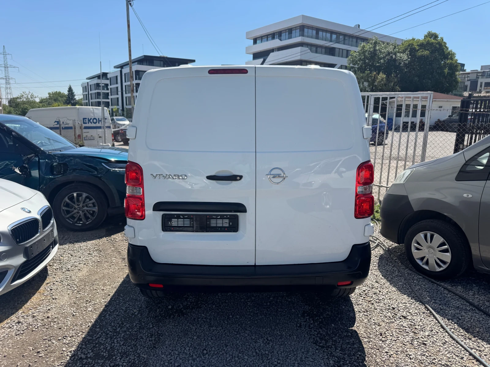 Opel Vivaro AUTOMAT* КОЖА* КАМЕРА* 2.0d 122hp* euro 6, снимка 9 - Бусове и автобуси - 55737133