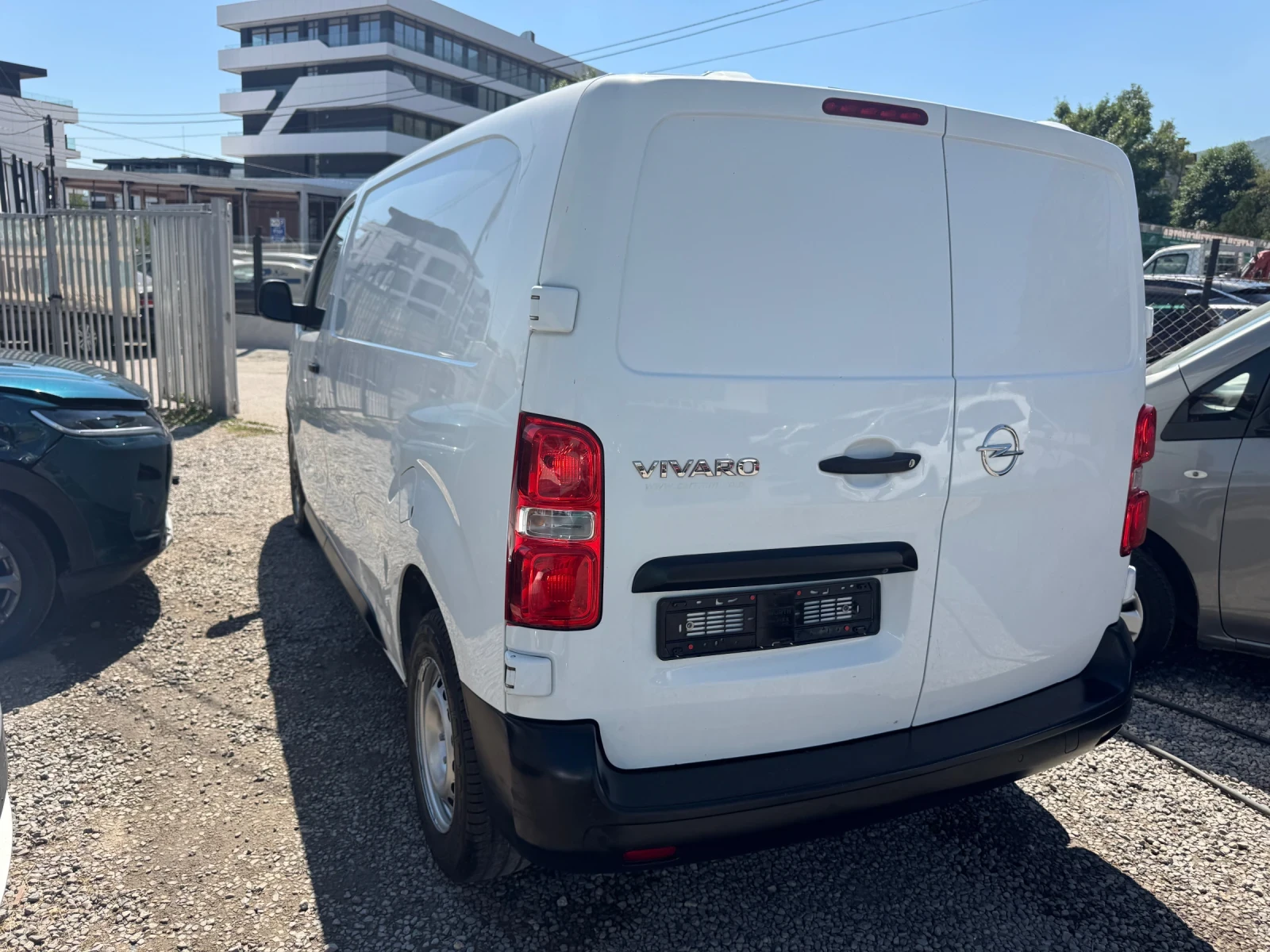 Opel Vivaro AUTOMAT* КОЖА* КАМЕРА* 2.0d 122hp* euro 6, снимка 7 - Бусове и автобуси - 55737133