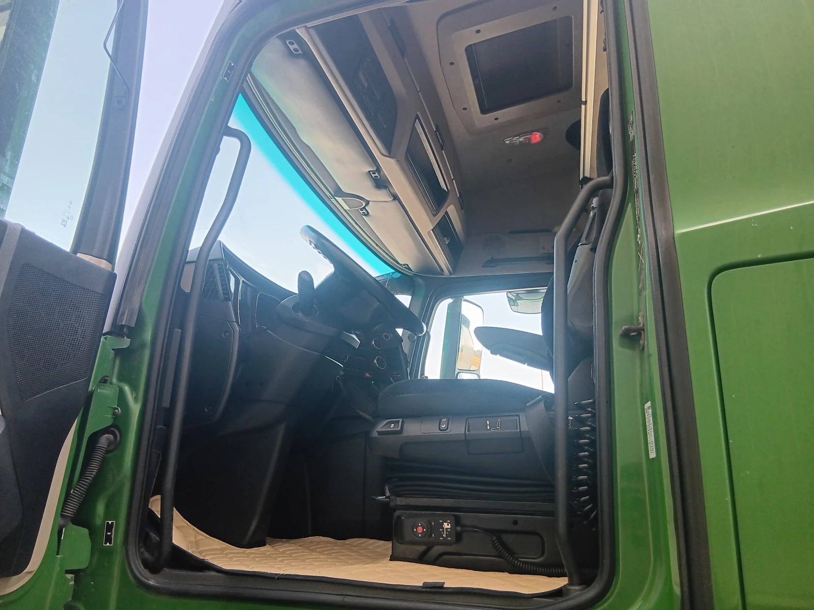 Mercedes-Benz Actros  - изображение 6