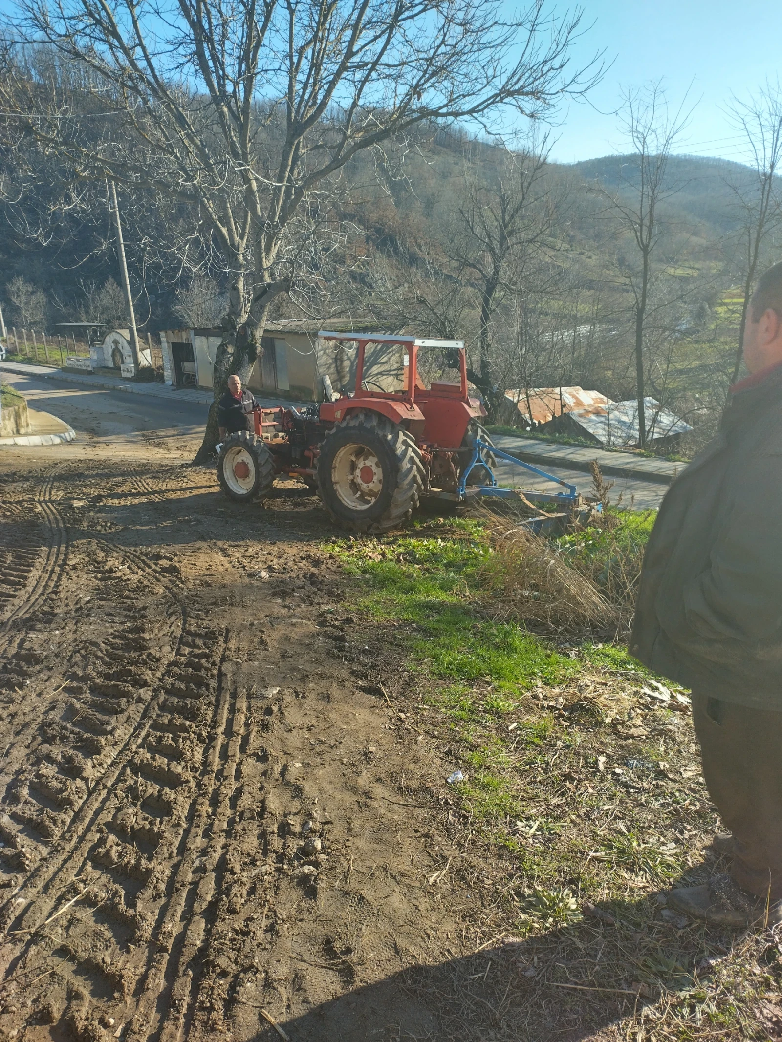 Трактор International Keis Internacional 744 - изображение 7