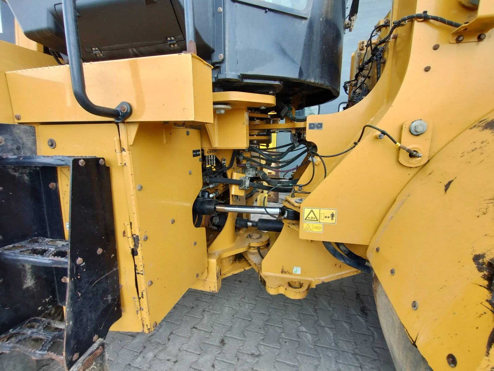   Cat 972 | Mobile.bg   15