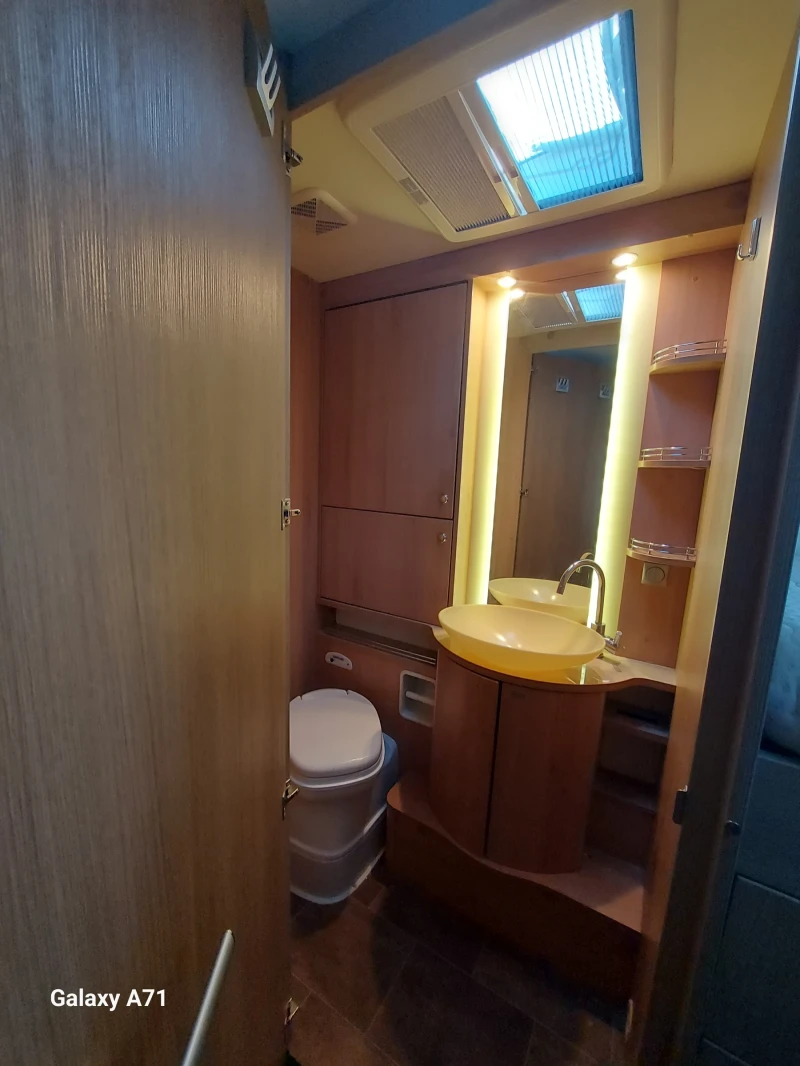 Кемпер Burstner Dukato 2.3 M-jet, 150ks., снимка 8 - Каравани и кемпери - 53025345