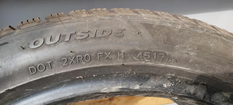 Гуми Зимни 225/45R18, снимка 7 - Гуми и джанти - 31996678