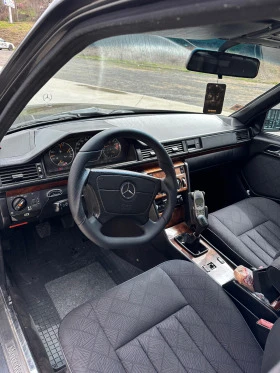 Mercedes-Benz E 200, снимка 10