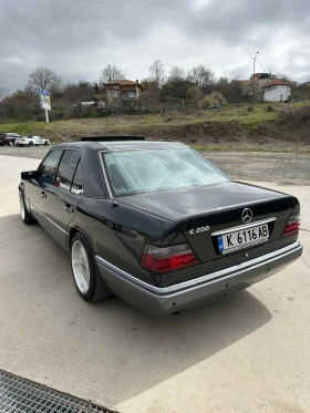 Mercedes-Benz E 200, снимка 4