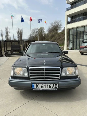 Mercedes-Benz E 200, снимка 1