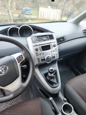 Toyota Corolla verso Verso sport  с 2 места ( товарна), снимка 7